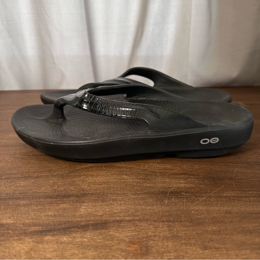 OOFOS OOlala Sandals Womens Size 9 Black Recovery Flip Flops Thong Foam